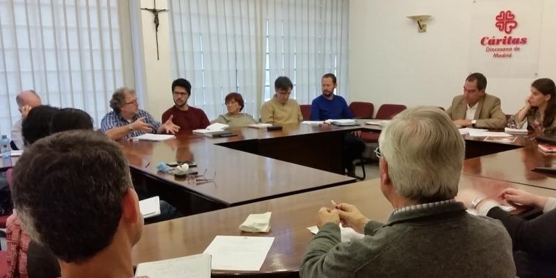 Los representantes de los equipos de comunicación para la sensibilización de Cáritas Diocesana de Madrid mantienen un encuentro