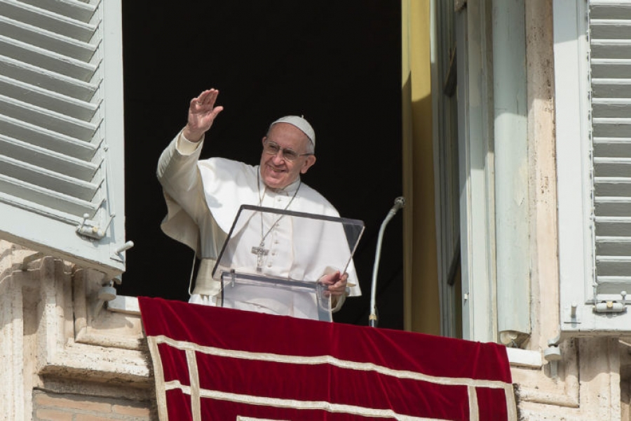 &Aacute;ngelus: nuevo llamamiento del Papa contra el terrorismo, la violencia y el uso de ni&ntilde;os soldados