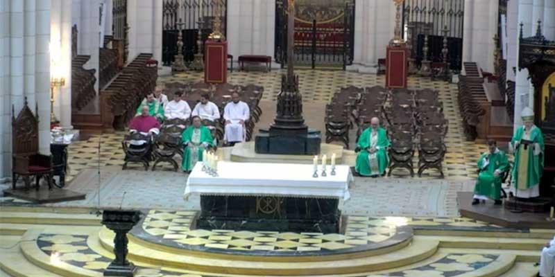 El arzobispo clausura la Semana del Matrimonio valorando la familia cristiana como «lugar de construcción de la vida»