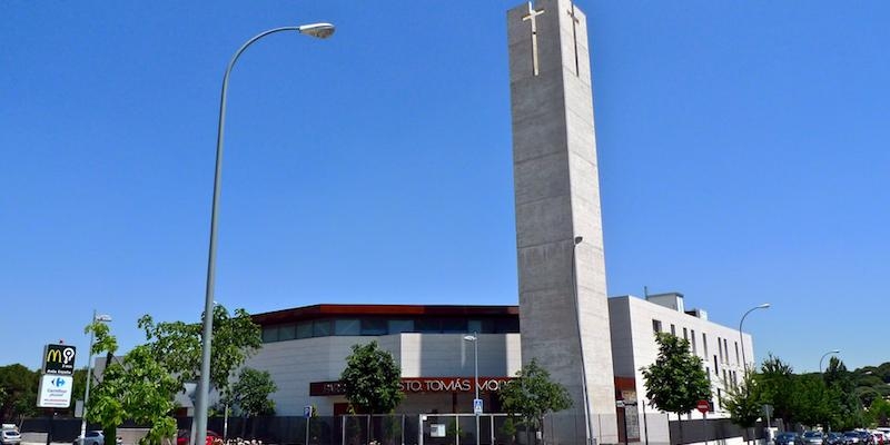 Monseñor Santos Montoya realiza la visita pastoral a Santo Tomás Moro de Majadahonda