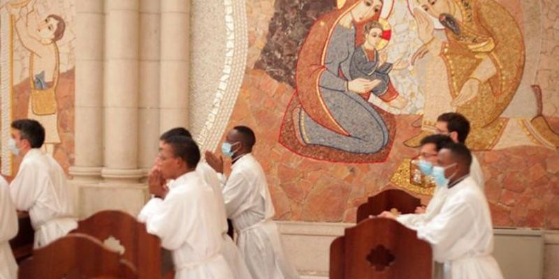 Los di&aacute;conos permanentes de Madrid participan de manera presencial en un encuentro anual marcado por el COVID-19