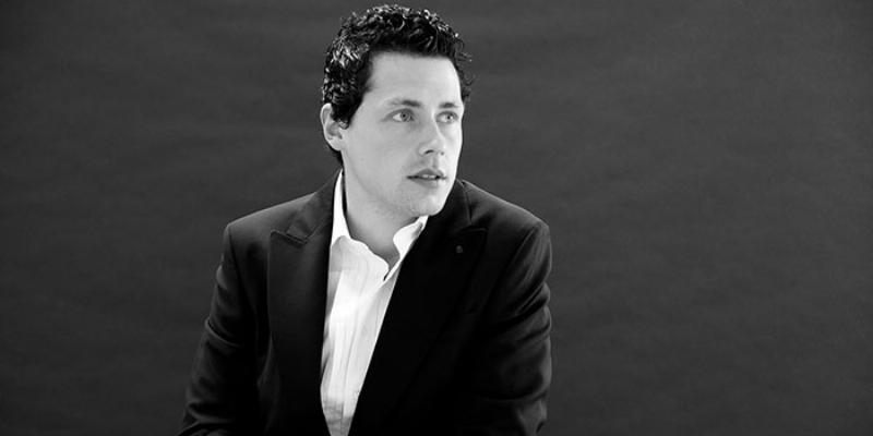 Asunci&oacute;n de Nuestra Se&ntilde;ora de Robledo de Chavela acoge la actuaci&oacute;n de Eduardo Fr&iacute;as