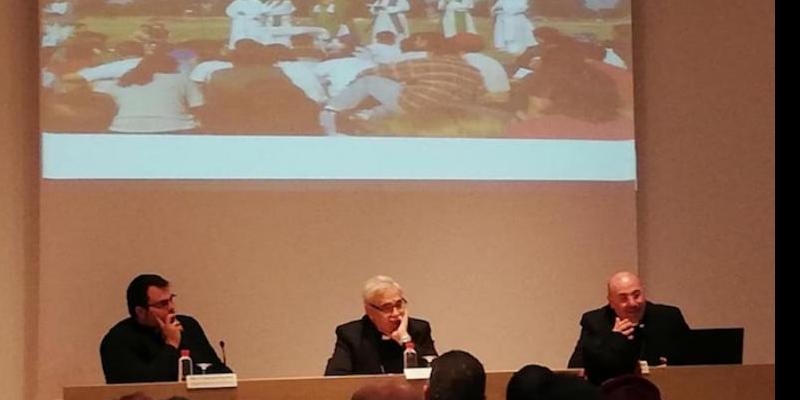 Monse&ntilde;or Francisco Orozco a los j&oacute;venes cofrades: &laquo;Sed protagonistas y tened a Cristo como centro y ra&iacute;z de todo&raquo;