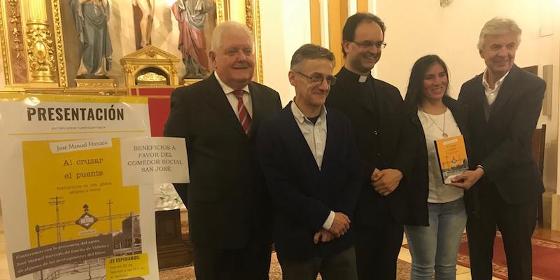 Presentado &#039;Al cruzar el puente&#039;, libro sobre los más necesitados del Puente de Vallecas