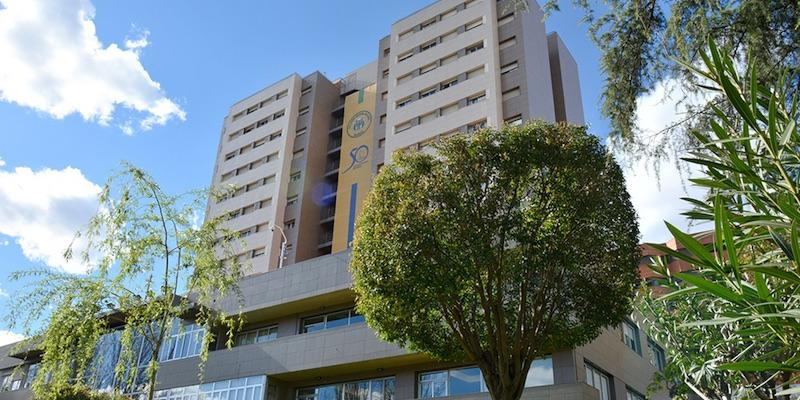 El cardenal Osoro mantiene en el Colegio Mayor Mendel el encuentro de fin de curso con los profesores de universidad