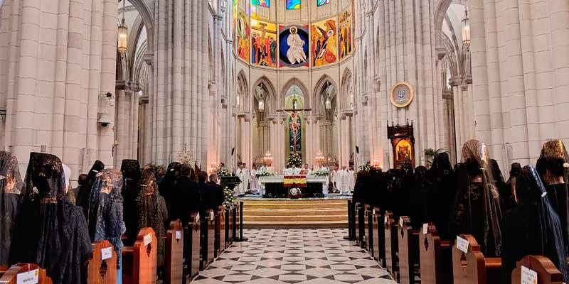 El cardenal Cobo invita a ponerse las coronas de la Almudena: el don de seguir a Jesús, ver lo que falta para presentárselo a Dios y hacer lo que Él diga