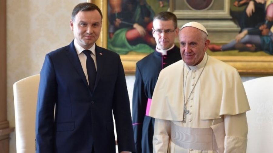 Audiencia al Presidente de Polonia: Promoción de la familia, ayuda a grupos sociales más pobres y acogida de migrantes