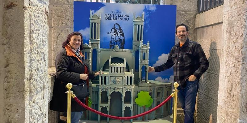 Iñaki Gallego, párroco de Santa María del Silencio, ante la entrega de una reproducción de la fachada por parte de la Comunidad de Madrid: «Es un día de mucha alegría»