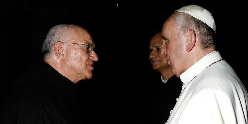 El Papa León XIV mandó un mensaje al vicario de la Vicaría VIII, Ángel Camino, antes de entrar en el cónclave: «Todo en manos de Dios»