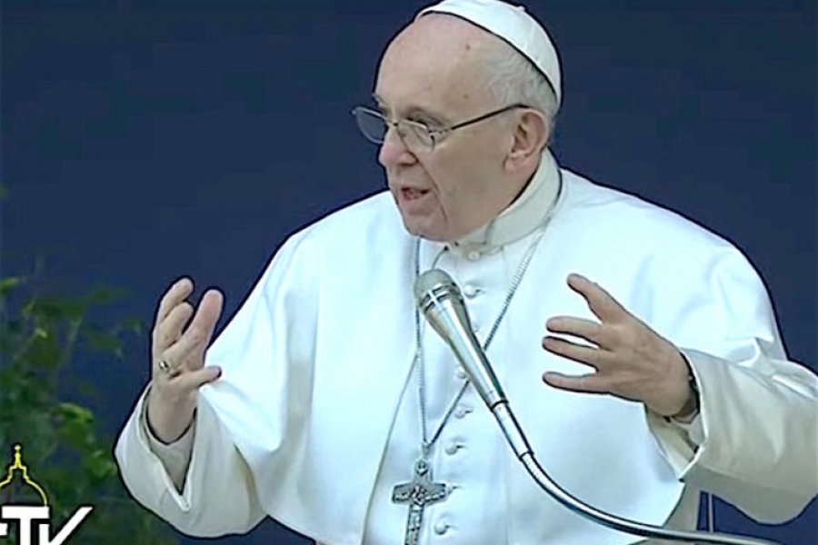 El peligro de la globalizaci&oacute;n es la uniformidad, indica Francisco en 'Roma Tre'