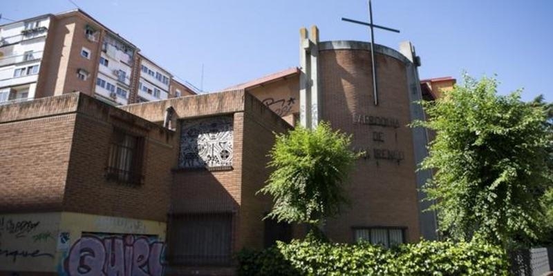 El vicario episcopal de la II imparte el sacramento de la Confirmación en San Ireneo