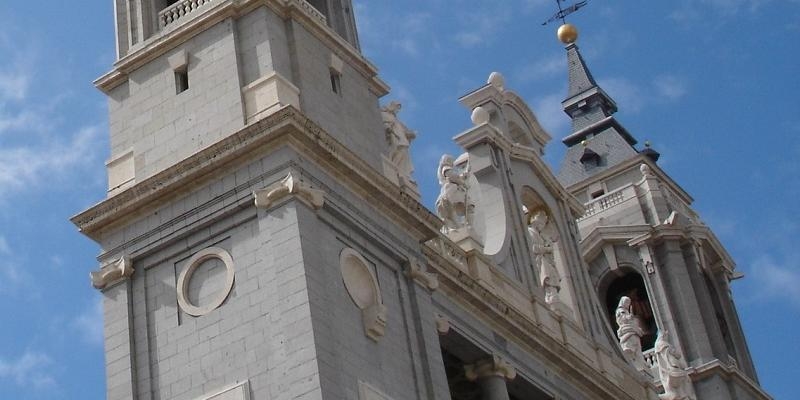 Las campanas de la catedral suenan este Mi&eacute;rcoles Santo en solidaridad con la di&oacute;cesis de Par&iacute;s