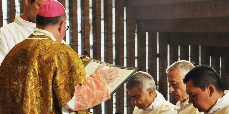 Monse&ntilde;or Yanguas ordena tres presb&iacute;teros en Torreciudad