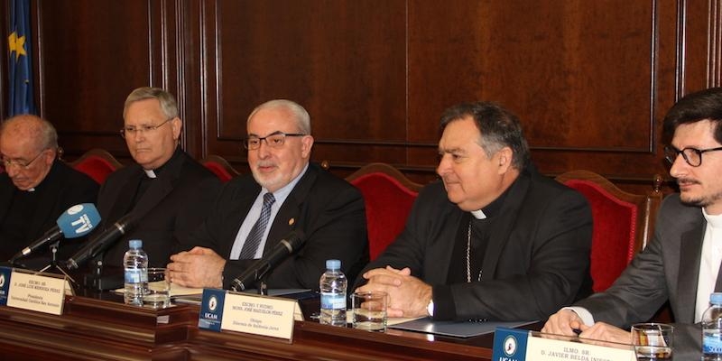 La UCAM con la Di&oacute;cesis de Jerez promover&aacute;n los estudios en Derecho Can&oacute;nico en el &aacute;mbito civil