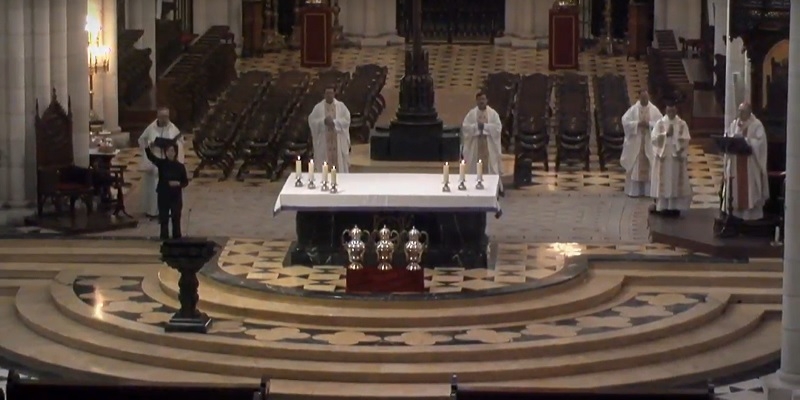 Cardenal Osoro a los sacerdotes: «En este tiempo de pandemia estáis con la gente, entre la gente y para la gente. Gracias»