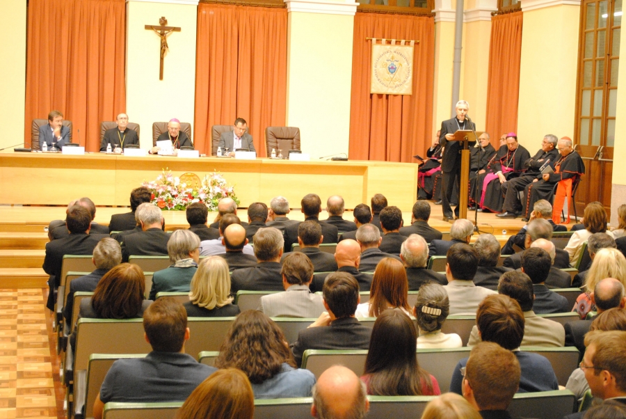Monse&ntilde;or Osoro, en el inicio de curso de San D&aacute;maso: &laquo;Regalad la sabidur&iacute;a del Evangelio&raquo;