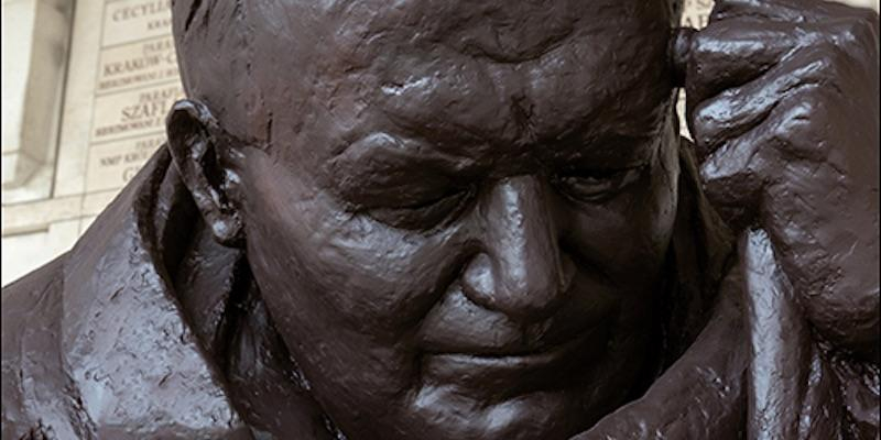 Manuel Mar&iacute;a Bru presenta en San Juan de la Cruz su libro 'San Juan Pablo II. Incansable defensor de la dignidad humana'