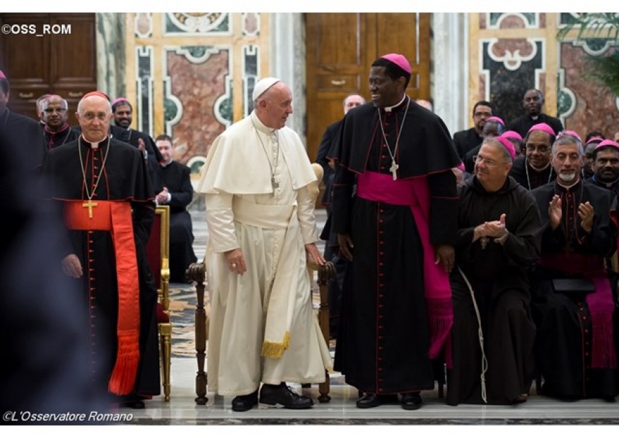 Francisco invita a los obispos de territorios en misi&oacute;n a buscar &laquo;nuevas modalidades para el anuncio&raquo;