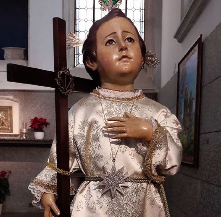 El Santo Ni&ntilde;o del Remedio acoge el tradicional besapi&eacute;s mensual