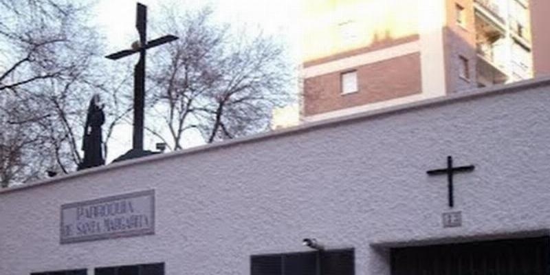 Santa Margarita Mar&iacute;a de Alacoque honra a su titular con una Misa solemne