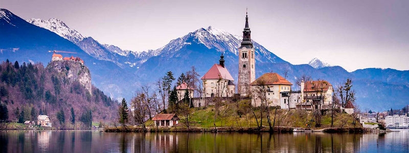 Santa María de Nazaret organiza un campo de trabajo para jóvenes en Eslovenia