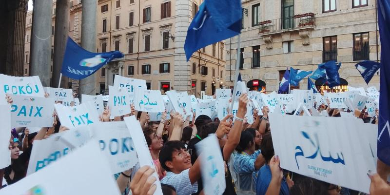Jóvenes por la Paz de Sant’Egidio Madrid, en el Global Friendship de Roma: «Alzamos la voz contra la guerra y la violencia que golpea el mundo»