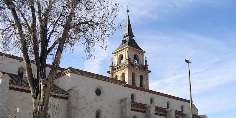 Los sacerdotes de la Vicaría II despiden el curso pastoral 2021-2022 con una excursión a Alcalá de Henares