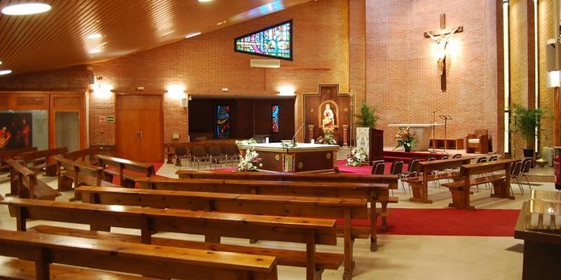 Juan Carlos Vera administra este viernes el sacramento de la Confirmaci&oacute;n en Virgen del Cortijo