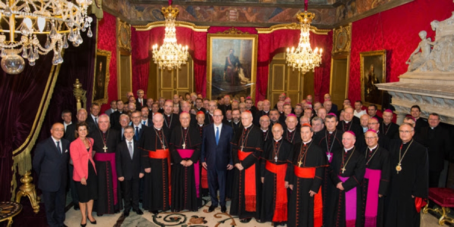 Obispos y cardenales de toda Europa rezan en el Paseo de los Ingleses en Niza