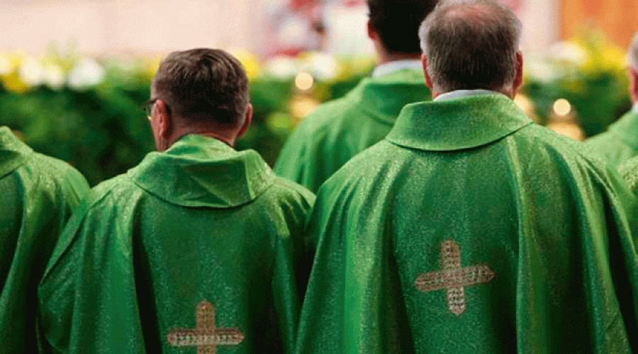 Piden l&iacute;nea telef&oacute;nica de ayuda ante aumento de sacerdotes suicidas en Irlanda