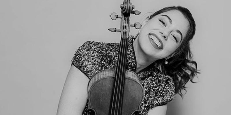 Santa &Aacute;gueda de Mataelpino acoge la actuaci&oacute;n de Sara Ferr&aacute;ndez