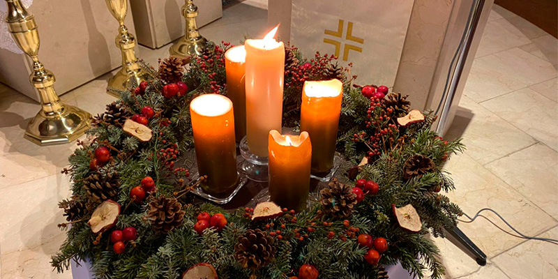 Encender la Corona de Adviento: un símbolo «de esperanza» que acompaña el camino hacia la Navidad