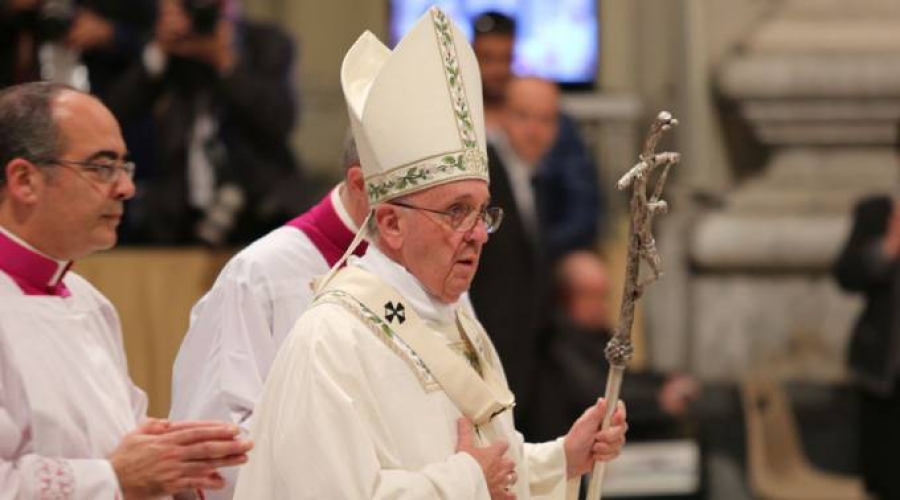 El Santo Padre consagra a un nuevo obispo auxiliar de su diócesis