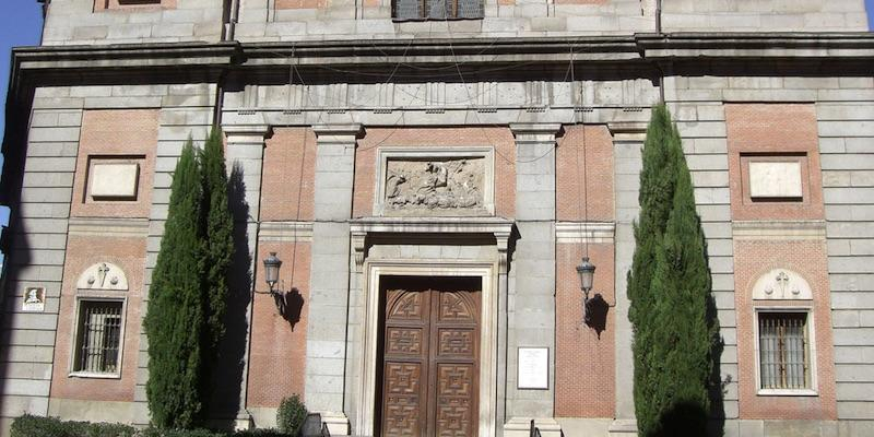 Monse&ntilde;or Jes&uacute;s Vidal administra el sacramento de la Confirmaci&oacute;n en Santiago y San Juan Bautista