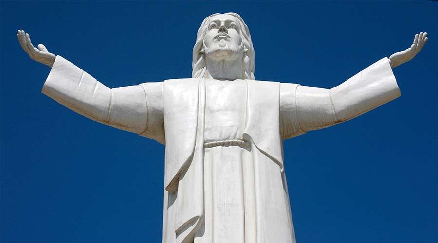 Perú: Incendian estatua gigante de Cristo a pocos días de la visita del Papa