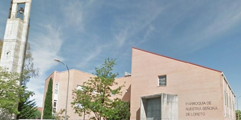 Juan Carlos Vera administra el sacramento de la Confirmaci&oacute;n en Nuestra Se&ntilde;ora de Loreto