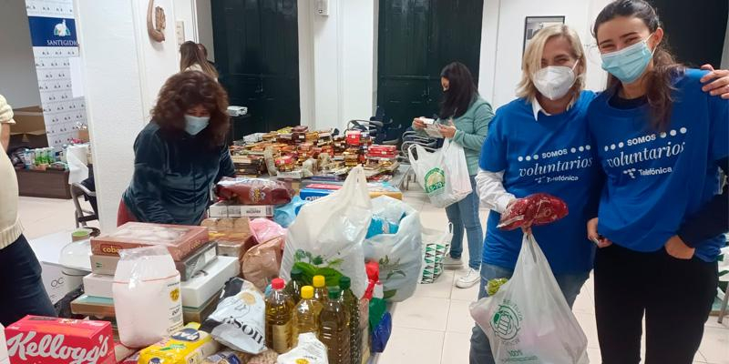 La Iglesia organiza cenas y comidas especiales para los m&aacute;s vulnerables en la segunda Navidad de pandemia