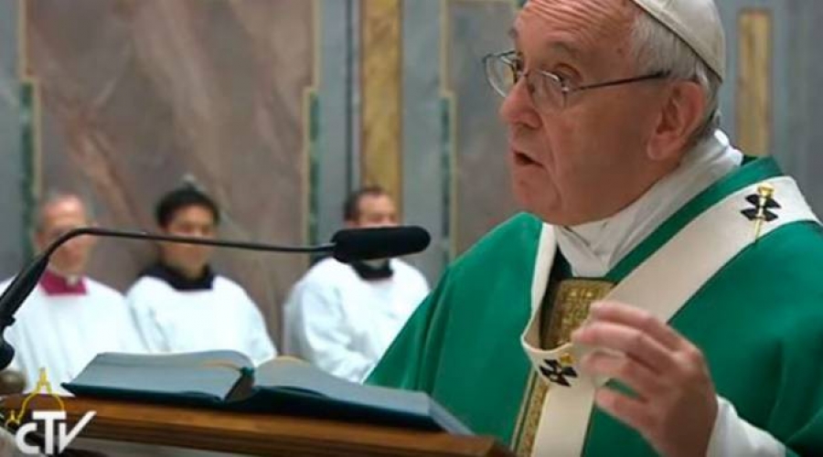 El Papa a cardenales: Somos los abuelos de la Iglesia llamados a darle sentido