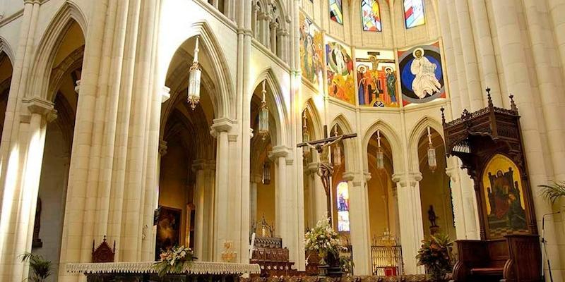 Vida Ascendente festeja a sus patronos, san Sime&oacute;n y santa Ana, con una Misa solemne en la Almudena