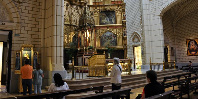 Alberto Andrés, párroco de Santa Cruz: «Nuestra parroquia siempre tiene las puertas abiertas a las personas que se acercan a hablar con Dios»