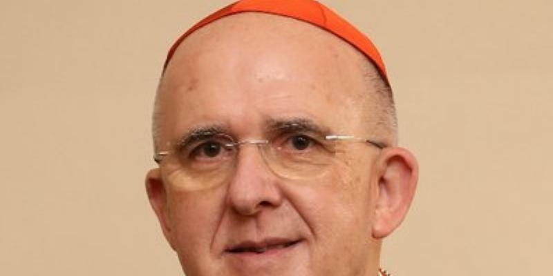 El cardenal participa en un almuerzo con los miembros de la Asociaci&oacute;n de Periodistas Europeos