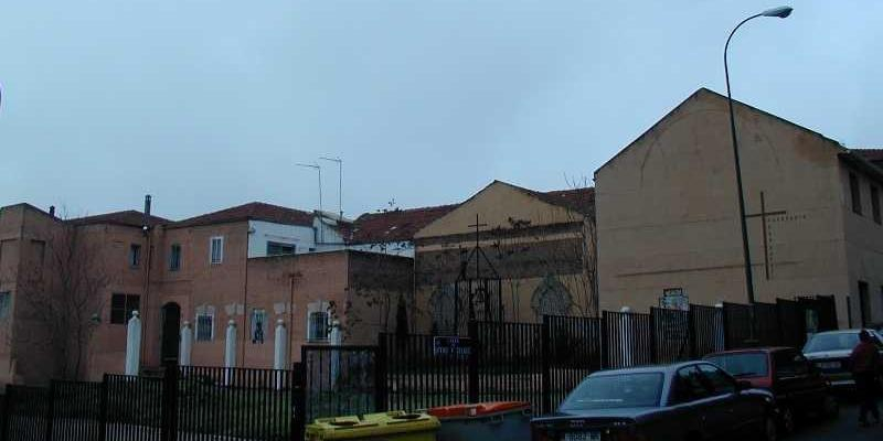 El padre &Aacute;ngel Camino celebra una Eucarist&iacute;a en San Rafael Arc&aacute;ngel