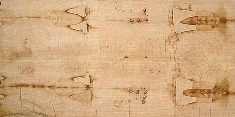 El Centro Espa&ntilde;ol de Sindonolog&iacute;a dona a la di&oacute;cesis una copia reducida de la S&iacute;ndone de Tur&iacute;n