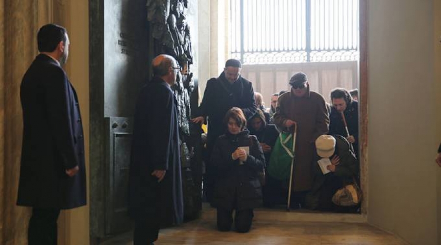 A&ntilde;o de la Misericordia: Puertas Santas no son m&aacute;gicas, aclaran