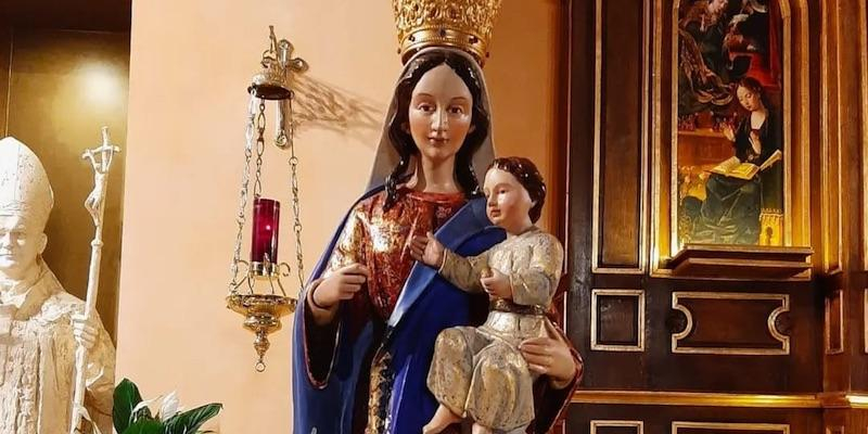 Nuestra Señora del Rosario, de Hoyo de Manzanares, acoge los cultos organizados en honor a la Virgen de la Encina