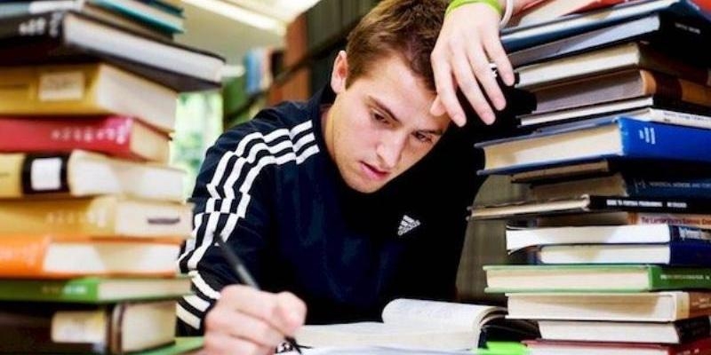 Santa Genoveva Torres Morales de Majadahonda invita a los j&oacute;venes a participar en una convivencia de estudio