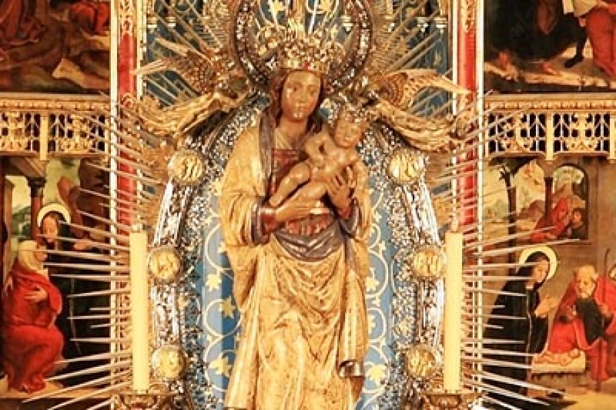Eucaristía con la Corte de Honor Infantil de Santa María la Real de la Almudena