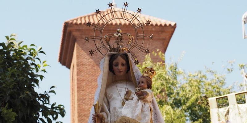 Celebraciones en honor a Santa María la Blanca, en el barrio madrileño de Canillejas