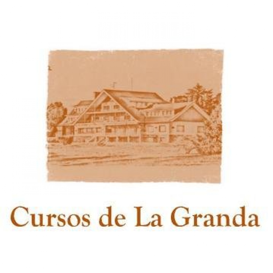 Mons. Mart&iacute;nez Camino dirige un seminario sobre 'V&iacute;ctimas y m&aacute;rtires' en los Cursos de La Granda