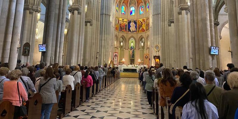 Monse&ntilde;or Mart&iacute;nez Camino en la fiesta de la Virgen de F&aacute;tima: &laquo;El 13 de mayo es un d&iacute;a grabado con n&uacute;meros de oro en la historia de la Iglesia del siglo XX&raquo;